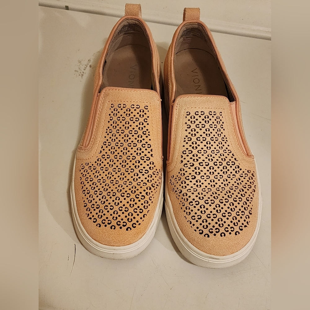 Vionic Perforated Peach Slip-On Sneakers with Cutout Design